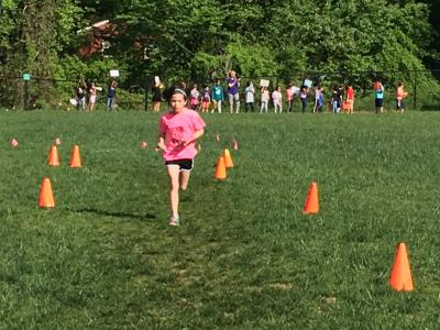 photo of students in the mile race